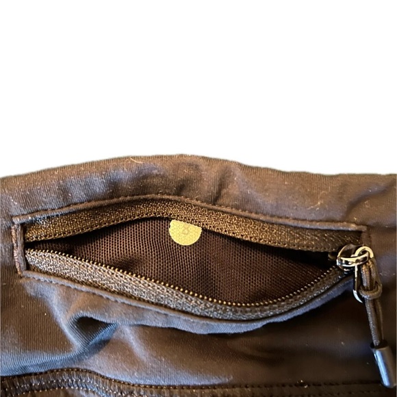 Lululemon shorts size 8 - Picture 4 of 4